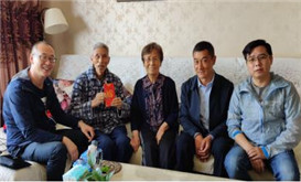 我所在建国70周年之际走访慰问老干部、老党员